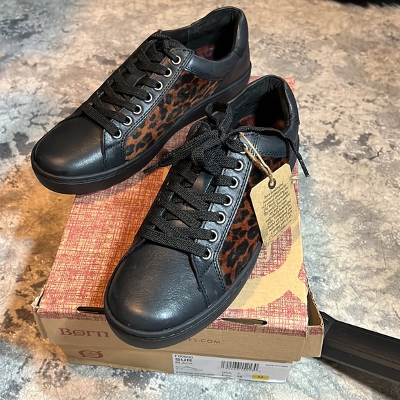 Born Sur Black/Leopard Sneaker 7 BNIB - Picture 2 of 7